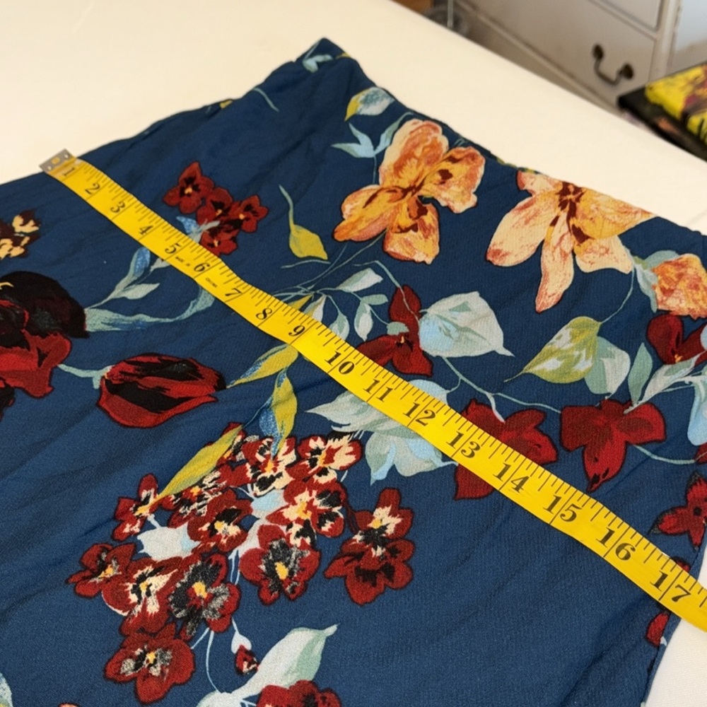 B.O.G. Collective skirt pull in elastic waist ruffled @bottom floral Sz Med NWT - Picture 4 of 9